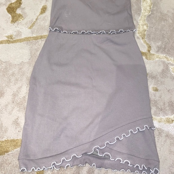 ARITIZA: XS SKIRT & TOP SET: Sunday Best Grey Ribbed Skirt & Top with White Pipi - Picture 3 of 3